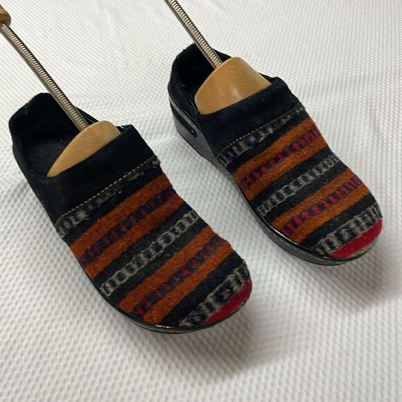 Born Bandy Southwestern Wool Clogs Size 8 - Picture 2 of 11